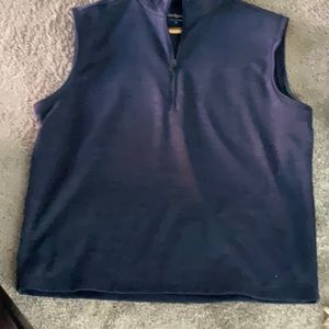 Lightweight golf vest